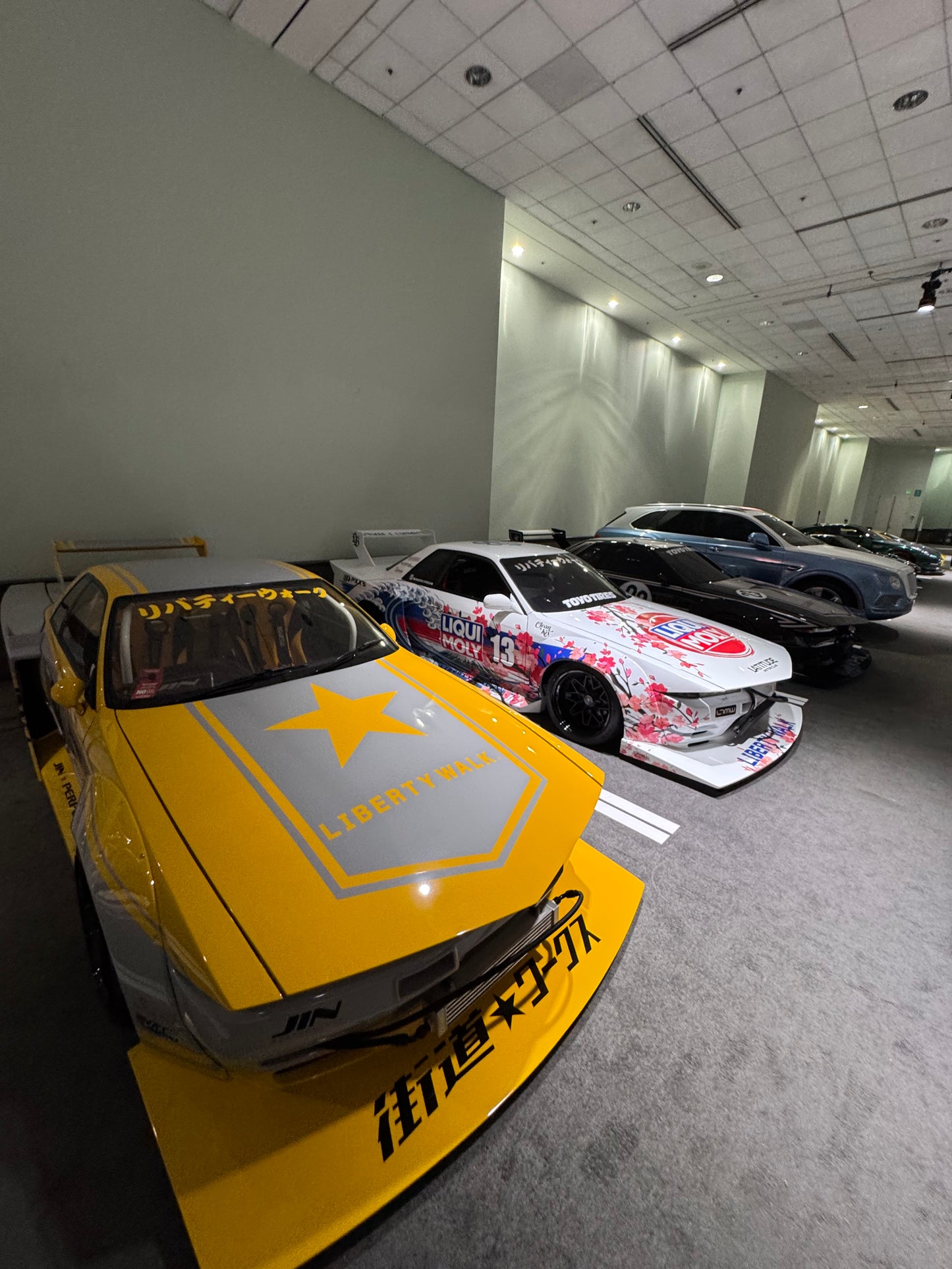 LIBERTY WALK ☆ KAIDO R32 SKYLINE